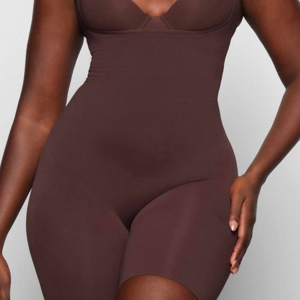 Skims sheer sculpt open bust midthigh sz 4x